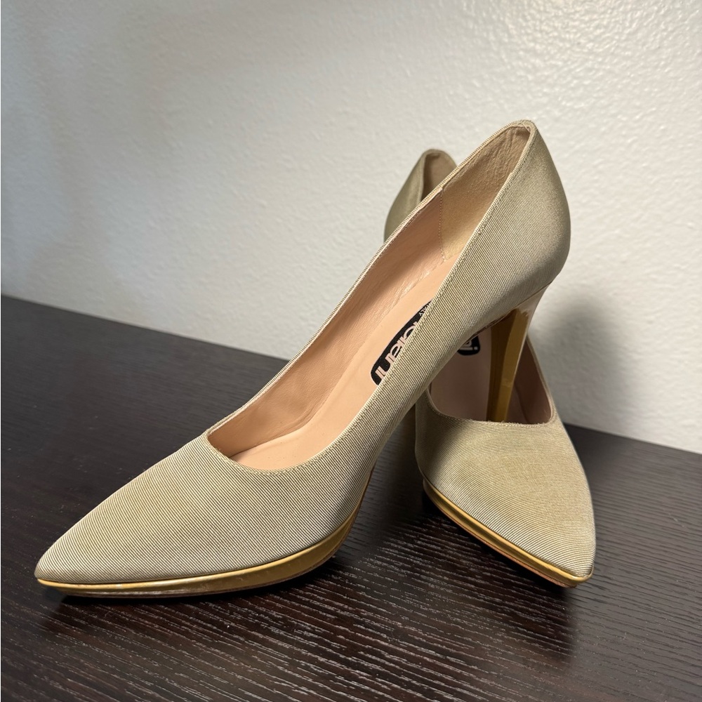 Chic Beige Heels with Gold Accents
